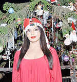 Rakhi celebrates Christmas with kids