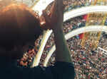 Sea of fans going crazy for SRK in Pune