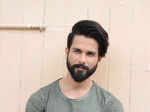 Shahid, Varun, Kangana support cancer survivors