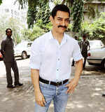 Aamir @ Jaago 90.8FM's 1st anniv.