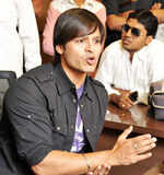 Non-bailable warrant against Vivek